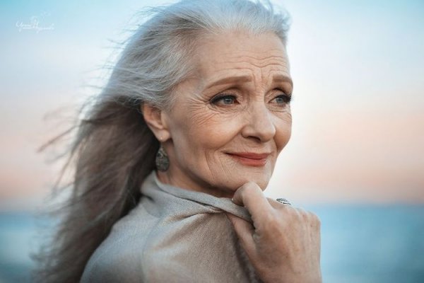 Navigating the challenges of aging alone