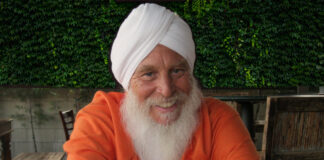 Dr. Dharma Singh Khalsa, president of the Alzheimer’s Research and Prevention Foundation in Chicago, says that Kirtan Kriya, a type of singing meditation, has a demonstrable effect on the brains of seniors with and without memory loss. Photo/Submitted