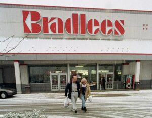 At its peak during the 1980s, Braintree-based Bradlees had over one hundred locations throughout seven states in the eastern United States, including this store in Somerville.