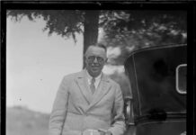 The first car license plate issued still exists in Massachusetts Wealthy car enthusiast Frederick Tudor of Brookline was issued Massachusetts license plate “1” in 1903, and his descendants still have it.
