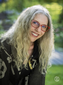 “I didn't even think going into a career in music made sense,” says vocalist, voice teacher, and songwriter Suzi Stern, “because that's what my parents did.”Photo/Brenda Ladd