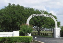 Southfork Ranch draws Dallas fans old and new